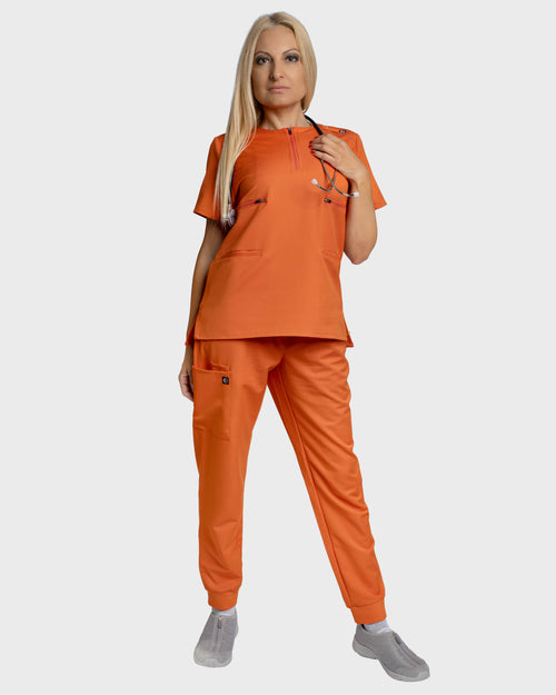 Model: 5'7 - 108lbs | Size: S