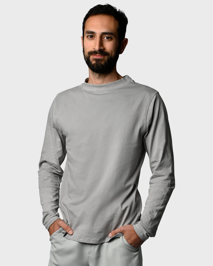 Model: 5'8 - 135lbs | Size: M